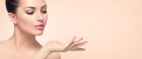 woman contact dermka