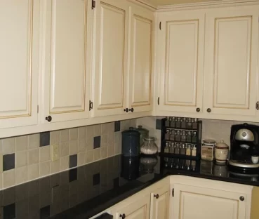 Resurfacage d'armoire 2