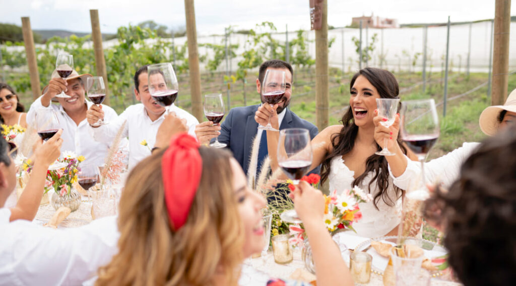 amor entre viñas como planificar tu boda en viñedo
